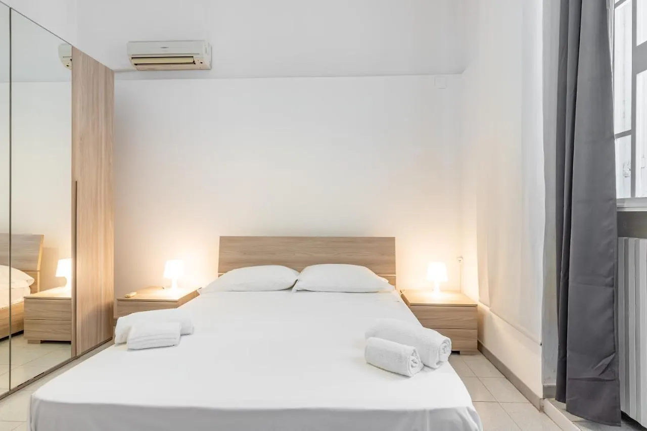 Bari Central Station Vgm Apartments 0*,  Italia